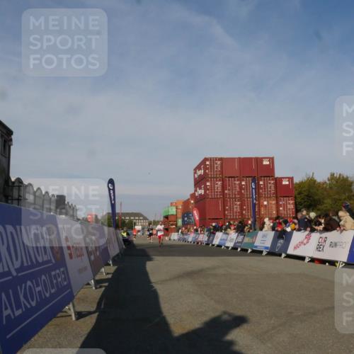 03.10.2025 - Köhlbrandbrückenlauf Matties Gatica Varas http://msf.ph/oto/9164475 03.10.2025 09:53:14 Ziel 1029, 3618 meine-sportfotos.de