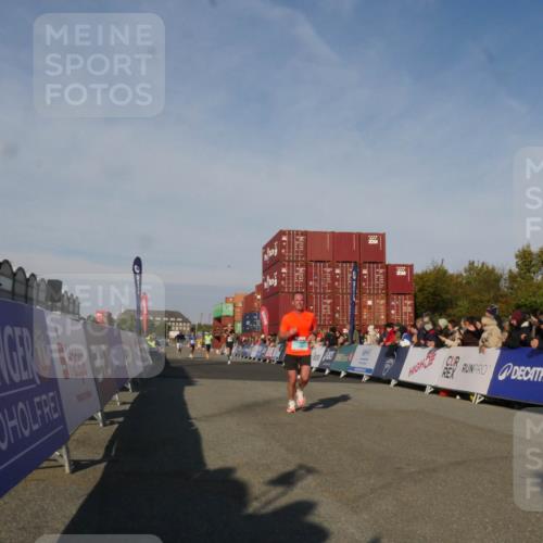 03.10.2025 - Köhlbrandbrückenlauf Matties Gatica Varas http://msf.ph/oto/9164526 03.10.2025 09:53:27 Ziel 1012, 3078, 3226, 3299, 3704 meine-sportfotos.de