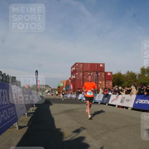 03.10.2025 - Köhlbrandbrückenlauf Matties Gatica Varas http://msf.ph/oto/9164528 03.10.2025 09:53:27 Ziel 1012, 3078, 3226, 3299, 3704 meine-sportfotos.de