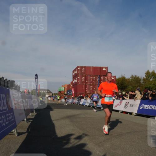 03.10.2025 - Köhlbrandbrückenlauf Matties Gatica Varas http://msf.ph/oto/9164530 03.10.2025 09:53:28 Ziel 1012, 3078, 3226, 3262, 3299, 3704 meine-sportfotos.de