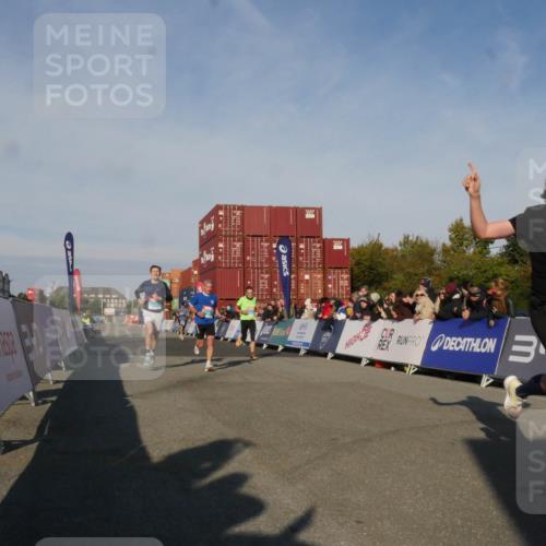 03.10.2025 - Köhlbrandbrückenlauf Matties Gatica Varas http://msf.ph/oto/9164555 03.10.2025 09:53:34 Ziel 2831, 3078, 3226, 3262, 3299 meine-sportfotos.de