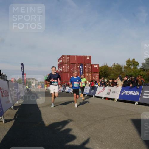 03.10.2025 - Köhlbrandbrückenlauf Matties Gatica Varas http://msf.ph/oto/9164558 03.10.2025 09:53:35 Ziel 2831, 3078, 3226, 3262, 3299 meine-sportfotos.de