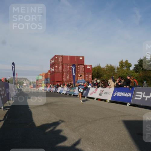 03.10.2025 - Köhlbrandbrückenlauf Matties Gatica Varas http://msf.ph/oto/9164570 03.10.2025 09:53:39 Ziel 2831, 3226, 3262, 3841 meine-sportfotos.de