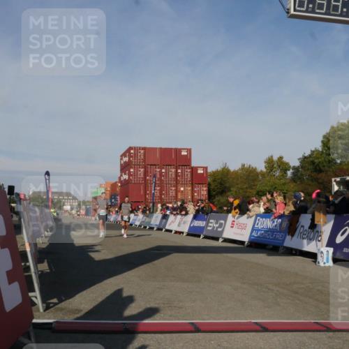 03.10.2025 - Köhlbrandbrückenlauf Matties Gatica Varas http://msf.ph/oto/9164599 03.10.2025 09:54:22 Ziel 1037, 3785 meine-sportfotos.de
