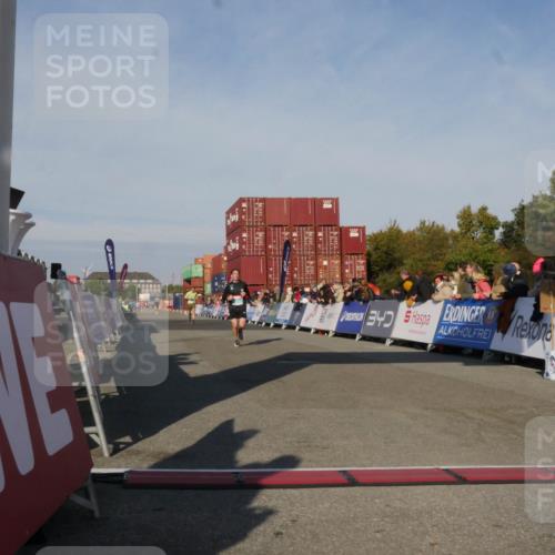 03.10.2025 - Köhlbrandbrückenlauf Matties Gatica Varas http://msf.ph/oto/9164623 03.10.2025 09:54:33 Ziel 1061, 1462 meine-sportfotos.de