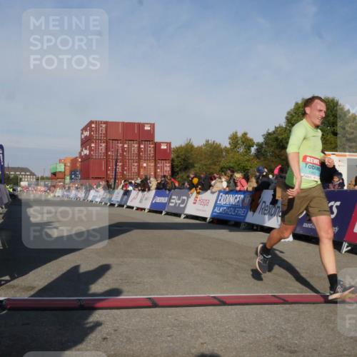 03.10.2025 - Köhlbrandbrückenlauf Matties Gatica Varas http://msf.ph/oto/9164651 03.10.2025 09:54:41 Ziel 1462 meine-sportfotos.de