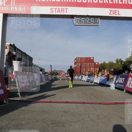 03.10.2025 - Köhlbrandbrückenlauf Matties Gatica Varas http://msf.ph/oto/9164661 03.10.2025 09:54:53 Ziel 1268, 2961, 3376, 3527, 3609 meine-sportfotos.de