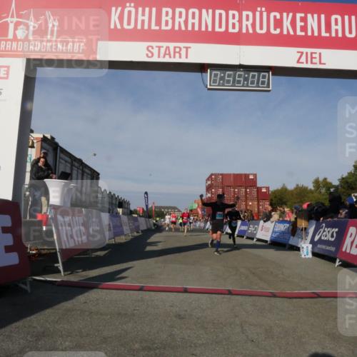 03.10.2025 - Köhlbrandbrückenlauf Matties Gatica Varas http://msf.ph/oto/9164718 03.10.2025 09:55:10 Ziel 2879, 3083, 3152, 3288, 3490, 3628, 3702, 3715, 3720 meine-sportfotos.de