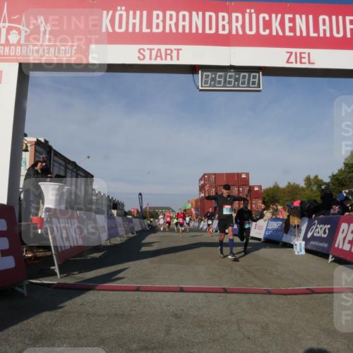 03.10.2025 - Köhlbrandbrückenlauf Matties Gatica Varas http://msf.ph/oto/9164720 03.10.2025 09:55:10 Ziel 2879, 3083, 3152, 3288, 3490, 3628, 3702, 3715, 3720 meine-sportfotos.de