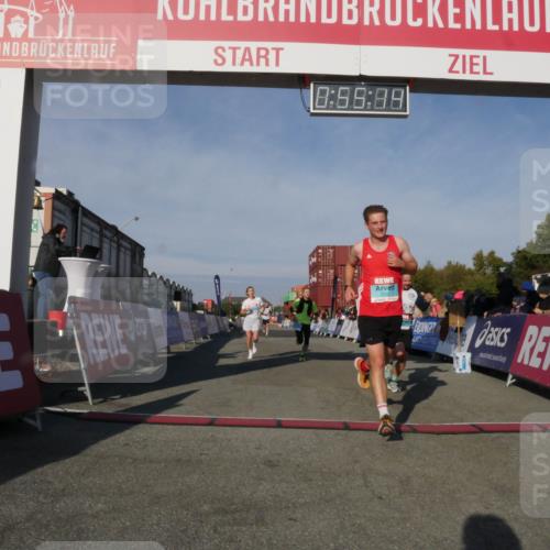 03.10.2025 - Köhlbrandbrückenlauf Matties Gatica Varas http://msf.ph/oto/9164731 03.10.2025 09:55:15 Ziel 2879, 3152, 3702, 3715, 3720 meine-sportfotos.de