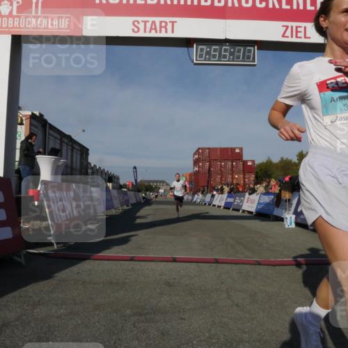 03.10.2025 - Köhlbrandbrückenlauf Matties Gatica Varas http://msf.ph/oto/9164743 03.10.2025 09:55:19 Ziel 1184, 3185, 3702 meine-sportfotos.de