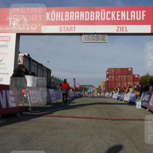 03.10.2025 - Köhlbrandbrückenlauf Matties Gatica Varas http://msf.ph/oto/9164770 03.10.2025 09:55:33 Ziel 1016, 1030, 1040, 2704, 2934, 3266 meine-sportfotos.de