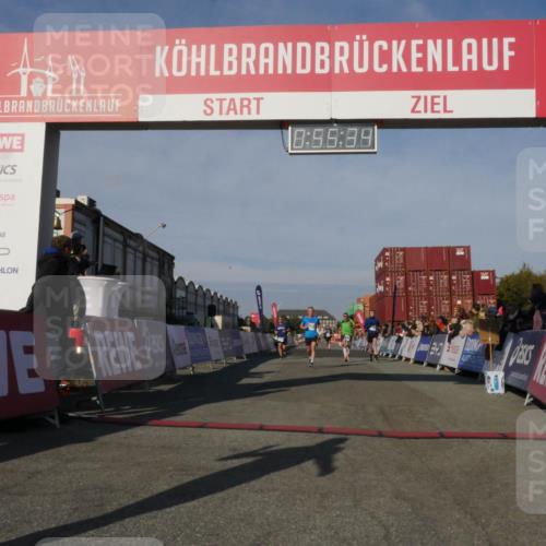 03.10.2025 - Köhlbrandbrückenlauf Matties Gatica Varas http://msf.ph/oto/9164780 03.10.2025 09:55:36 Ziel 1016, 1030, 1040, 1490, 2703, 2704, 2934 meine-sportfotos.de