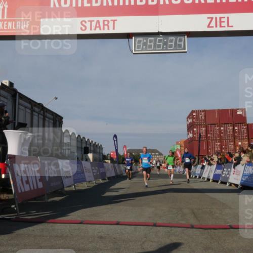 03.10.2025 - Köhlbrandbrückenlauf Matties Gatica Varas http://msf.ph/oto/9164782 03.10.2025 09:55:36 Ziel 1016, 1030, 1040, 1490, 2703, 2704, 2934 meine-sportfotos.de