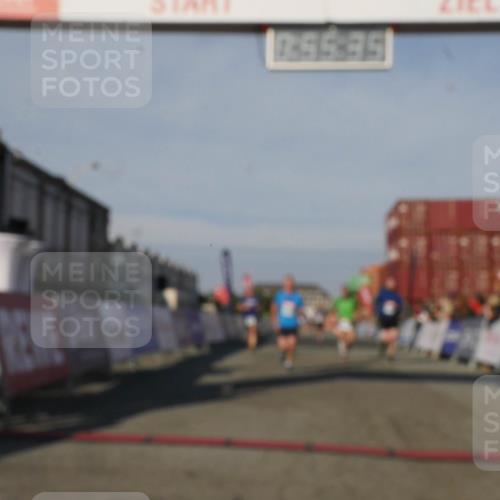 03.10.2025 - Köhlbrandbrückenlauf Matties Gatica Varas http://msf.ph/oto/9164784 03.10.2025 09:55:37 Ziel 1016, 1030, 1040, 1490, 2703, 2704, 2934 meine-sportfotos.de
