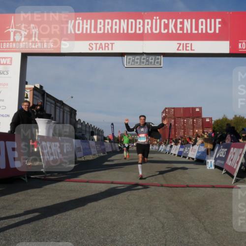 03.10.2025 - Köhlbrandbrückenlauf Matties Gatica Varas http://msf.ph/oto/9164807 03.10.2025 09:55:43 Ziel 1048, 1490, 2703, 2934, 3789 meine-sportfotos.de