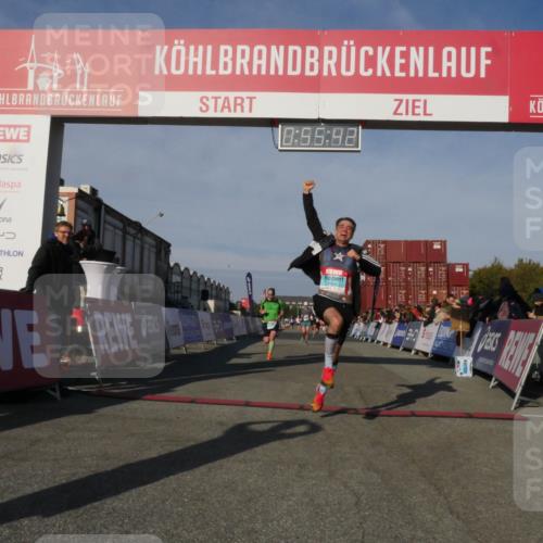 03.10.2025 - Köhlbrandbrückenlauf Matties Gatica Varas http://msf.ph/oto/9164808 03.10.2025 09:55:44 Ziel 1048, 1490, 2703, 2934, 3789 meine-sportfotos.de