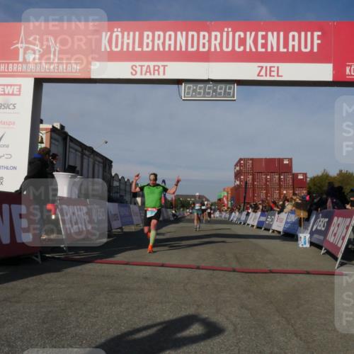 03.10.2025 - Köhlbrandbrückenlauf Matties Gatica Varas http://msf.ph/oto/9164814 03.10.2025 09:55:45 Ziel 1048, 1490, 2703, 3789 meine-sportfotos.de