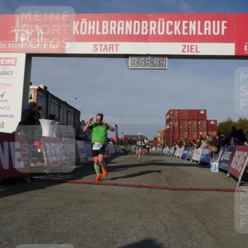03.10.2025 - Köhlbrandbrückenlauf Matties Gatica Varas http://msf.ph/oto/9164815 03.10.2025 09:55:46 Ziel 1048, 1490, 2703, 3789 meine-sportfotos.de