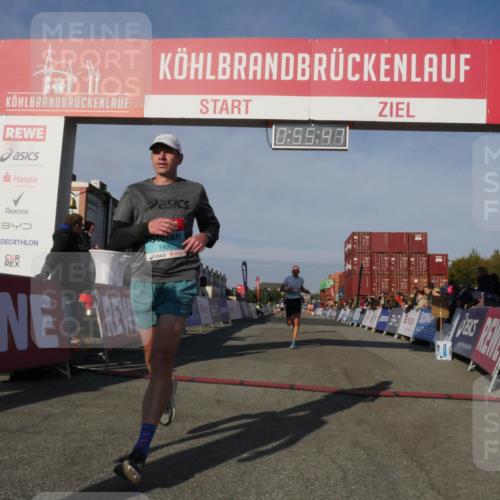 03.10.2025 - Köhlbrandbrückenlauf Matties Gatica Varas http://msf.ph/oto/9164828 03.10.2025 09:55:49 Ziel 1028, 1048, 3007, 3789 meine-sportfotos.de