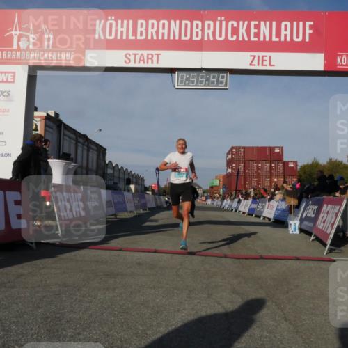 03.10.2025 - Köhlbrandbrückenlauf Matties Gatica Varas http://msf.ph/oto/9164834 03.10.2025 09:55:51 Ziel 1028, 1048, 1224, 3007, 3789 meine-sportfotos.de