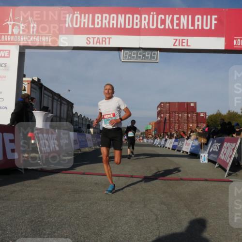 03.10.2025 - Köhlbrandbrückenlauf Matties Gatica Varas http://msf.ph/oto/9164836 03.10.2025 09:55:51 Ziel 1028, 1048, 1224, 3007, 3789 meine-sportfotos.de