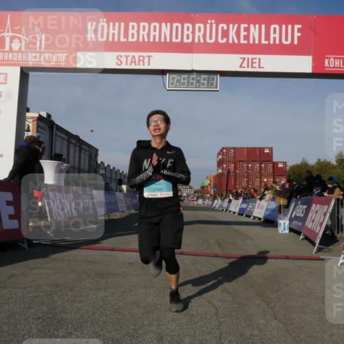 03.10.2025 - Köhlbrandbrückenlauf Matties Gatica Varas http://msf.ph/oto/9164843 03.10.2025 09:55:53 Ziel 1028, 1224, 3007, 3494 meine-sportfotos.de