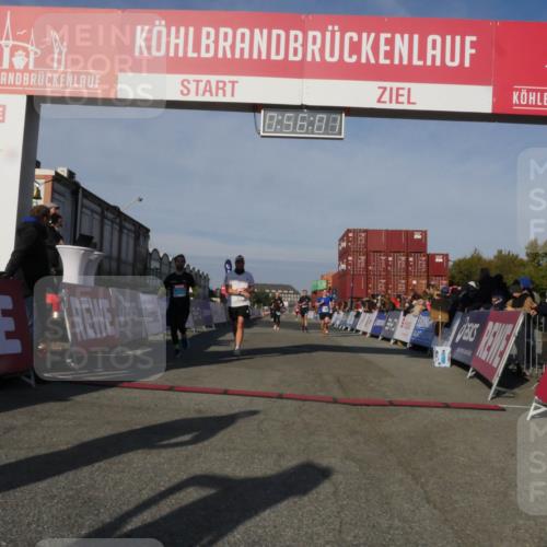 03.10.2025 - Köhlbrandbrückenlauf Matties Gatica Varas http://msf.ph/oto/9164879 03.10.2025 09:56:02 Ziel 1020, 1036, 1095, 1224, 3143, 3181, 3332, 3494 meine-sportfotos.de