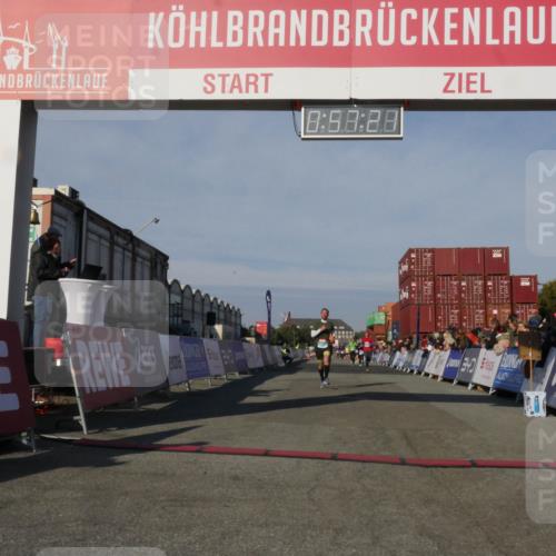 03.10.2025 - Köhlbrandbrückenlauf Matties Gatica Varas http://msf.ph/oto/9165177 03.10.2025 09:57:22 Ziel 1010, 1101, 1180, 2708, 2760, 3518 meine-sportfotos.de