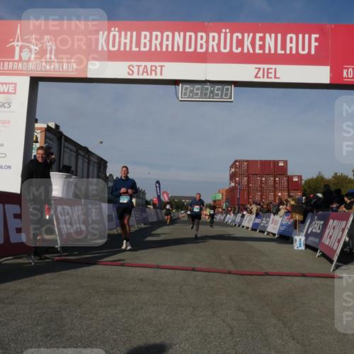 03.10.2025 - Köhlbrandbrückenlauf Matties Gatica Varas http://msf.ph/oto/9165288 03.10.2025 09:57:52 Ziel 1079, 1135, 1265, 2811, 3079, 3135, 3136, 3211 meine-sportfotos.de