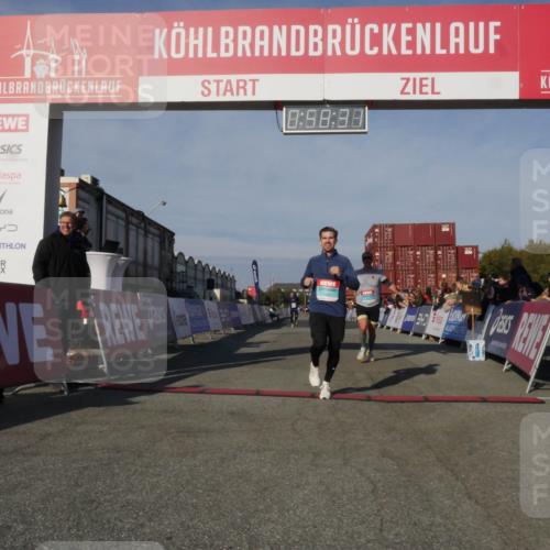 03.10.2025 - Köhlbrandbrückenlauf Matties Gatica Varas http://msf.ph/oto/9165440 03.10.2025 09:58:33 Ziel 1094, 2962, 3592, 3749, 3836 meine-sportfotos.de