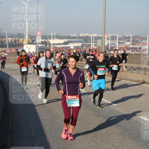 03.10.2025 - Köhlbrandbrückenlauf Yannick Fuchs http://msf.ph/oto/9174509 03.10.2025 08:43:01 Position 2 3309 meine-sportfotos.de