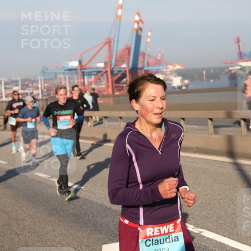 03.10.2025 - Köhlbrandbrückenlauf Yannick Fuchs http://msf.ph/oto/9174514 03.10.2025 08:43:04 Position 2 505, 3309 meine-sportfotos.de