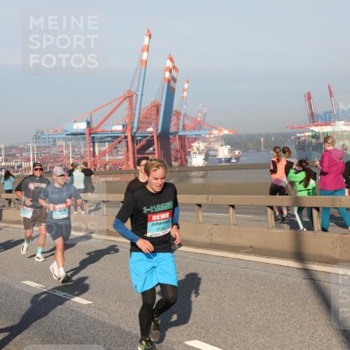 03.10.2025 - Köhlbrandbrückenlauf Yannick Fuchs http://msf.ph/oto/9174515 03.10.2025 08:43:05 Position 2 1505, 3156 meine-sportfotos.de