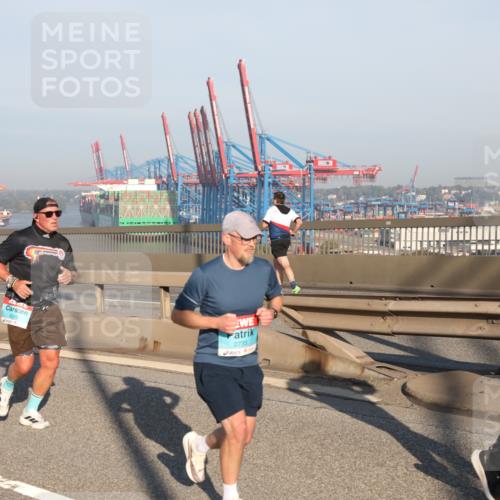 03.10.2025 - Köhlbrandbrückenlauf Yannick Fuchs http://msf.ph/oto/9174520 03.10.2025 08:43:07 Position 2 3016, 118, 2733, 3411 meine-sportfotos.de