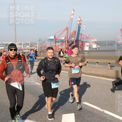 03.10.2025 - Köhlbrandbrückenlauf Yannick Fuchs http://msf.ph/oto/9174522 03.10.2025 08:43:08 Position 2 1680, 1722, 3016 meine-sportfotos.de