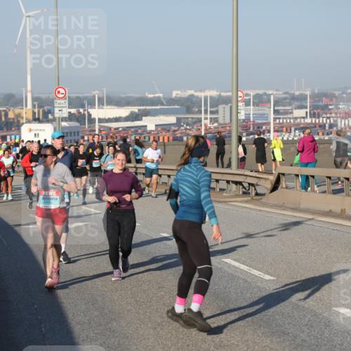 03.10.2025 - Köhlbrandbrückenlauf Yannick Fuchs http://msf.ph/oto/9174540 03.10.2025 08:43:14 Position 2 1500 meine-sportfotos.de