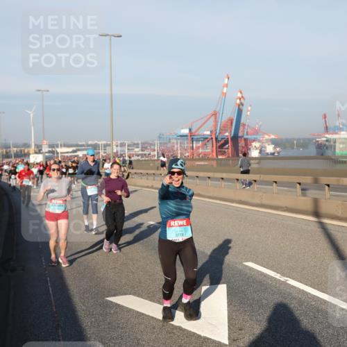 03.10.2025 - Köhlbrandbrückenlauf Yannick Fuchs http://msf.ph/oto/9174554 03.10.2025 08:43:17 Position 2 3778 meine-sportfotos.de