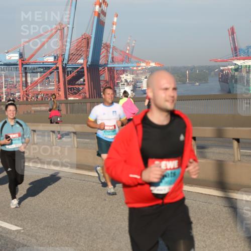 03.10.2025 - Köhlbrandbrückenlauf Yannick Fuchs http://msf.ph/oto/9174583 03.10.2025 08:43:24 Position 2  meine-sportfotos.de