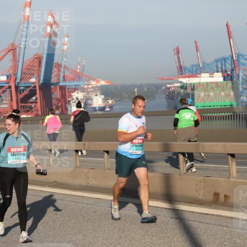 03.10.2025 - Köhlbrandbrückenlauf Yannick Fuchs http://msf.ph/oto/9174587 03.10.2025 08:43:25 Position 2 3362, 3071 meine-sportfotos.de