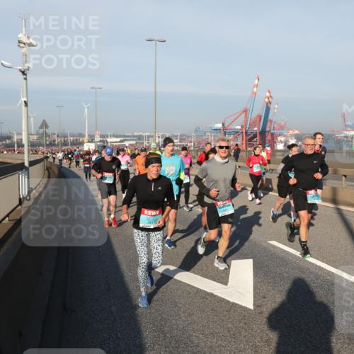 03.10.2025 - Köhlbrandbrückenlauf Yannick Fuchs http://msf.ph/oto/9174605 03.10.2025 08:43:28 Position 2 3811 meine-sportfotos.de
