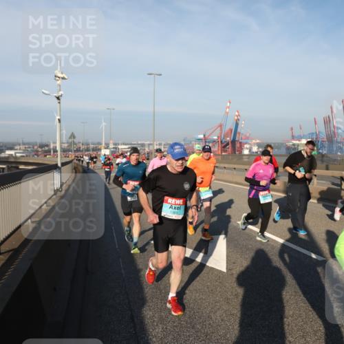 03.10.2025 - Köhlbrandbrückenlauf Yannick Fuchs http://msf.ph/oto/9174615 03.10.2025 08:43:31 Position 2 2594, 1369 meine-sportfotos.de
