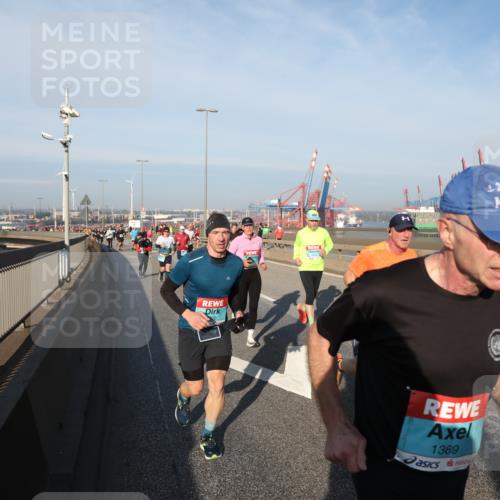 03.10.2025 - Köhlbrandbrückenlauf Yannick Fuchs http://msf.ph/oto/9174620 03.10.2025 08:43:32 Position 2 1369, 2594 meine-sportfotos.de