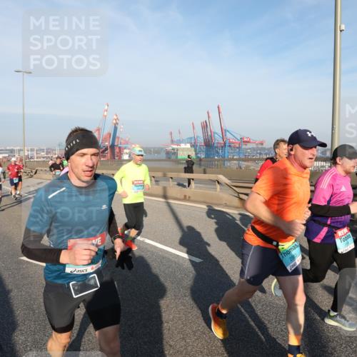 03.10.2025 - Köhlbrandbrückenlauf Yannick Fuchs http://msf.ph/oto/9174624 03.10.2025 08:43:32 Position 2 2983 meine-sportfotos.de