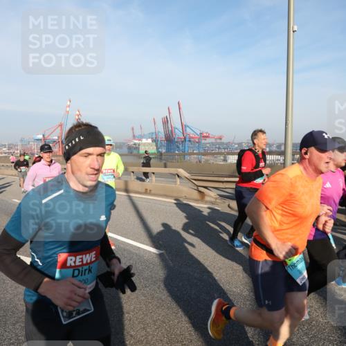 03.10.2025 - Köhlbrandbrückenlauf Yannick Fuchs http://msf.ph/oto/9174625 03.10.2025 08:43:32 Position 2 00, 2983 meine-sportfotos.de