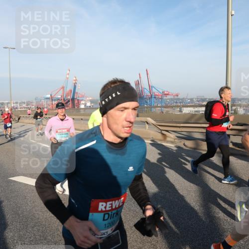03.10.2025 - Köhlbrandbrückenlauf Yannick Fuchs http://msf.ph/oto/9174626 03.10.2025 08:43:32 Position 2 1473, 1200 meine-sportfotos.de