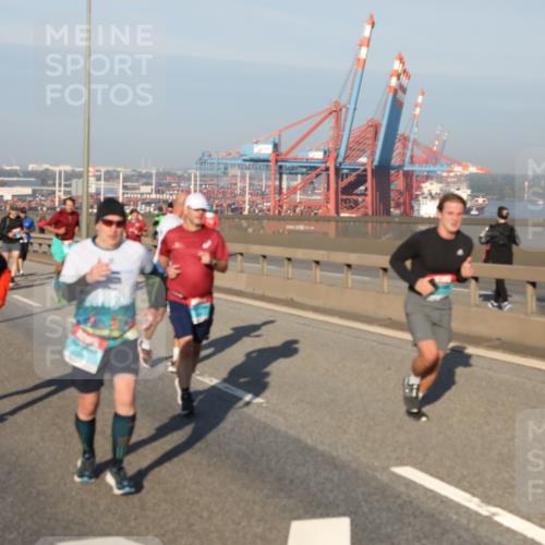 03.10.2025 - Köhlbrandbrückenlauf Yannick Fuchs http://msf.ph/oto/9174636 03.10.2025 08:43:34 Position 2  meine-sportfotos.de