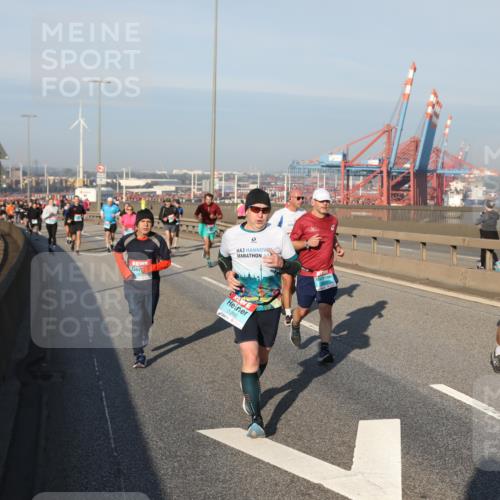 03.10.2025 - Köhlbrandbrückenlauf Yannick Fuchs http://msf.ph/oto/9174638 03.10.2025 08:43:35 Position 2 3280, 1402 meine-sportfotos.de