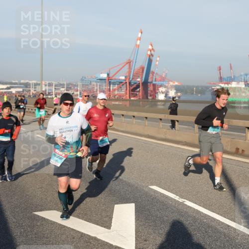 03.10.2025 - Köhlbrandbrückenlauf Yannick Fuchs http://msf.ph/oto/9174639 03.10.2025 08:43:35 Position 2 3280 meine-sportfotos.de