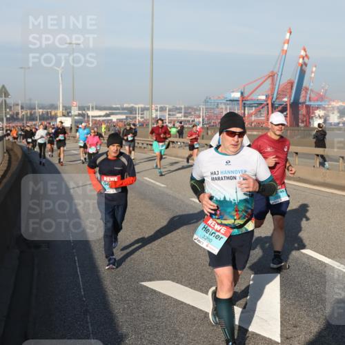 03.10.2025 - Köhlbrandbrückenlauf Yannick Fuchs http://msf.ph/oto/9174643 03.10.2025 08:43:35 Position 2 3280 meine-sportfotos.de
